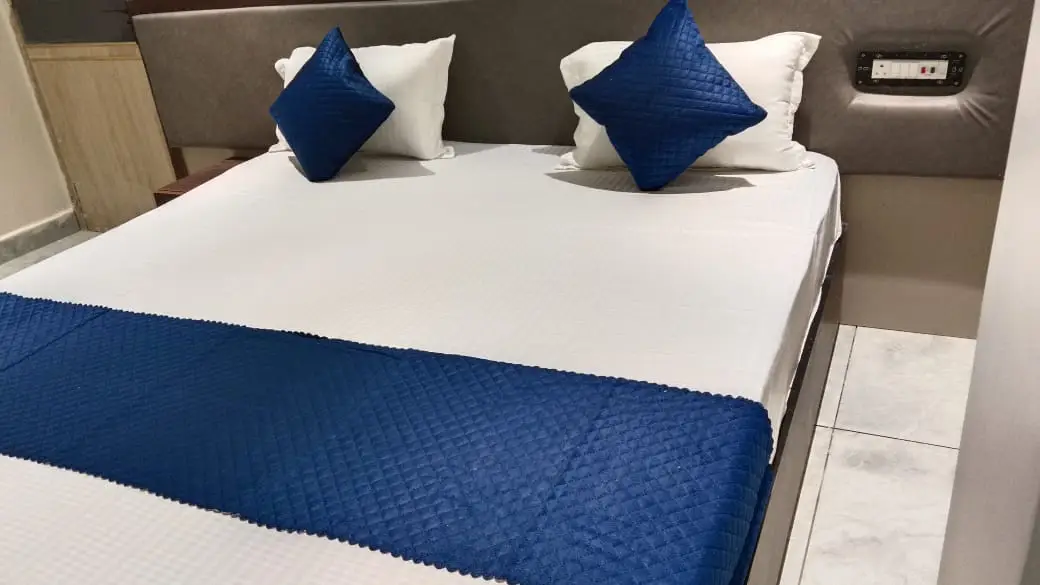 5 Hills Hotel Deluxe Room